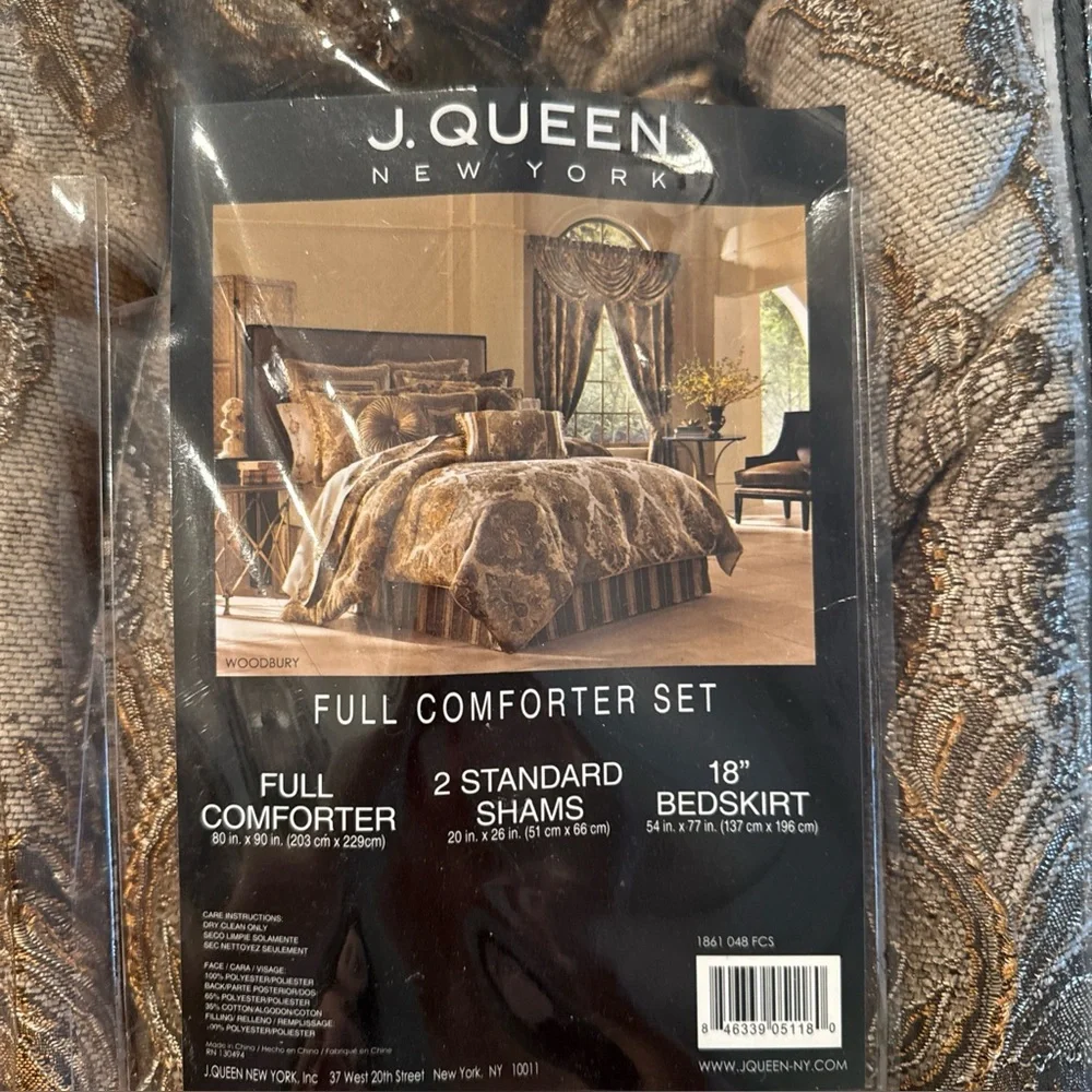 J. Queen New York Full Size Comforter Set Woodbury new